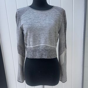 ATHLETA GREY LONG SLEEVE CROPPED TOP WOMENS XL